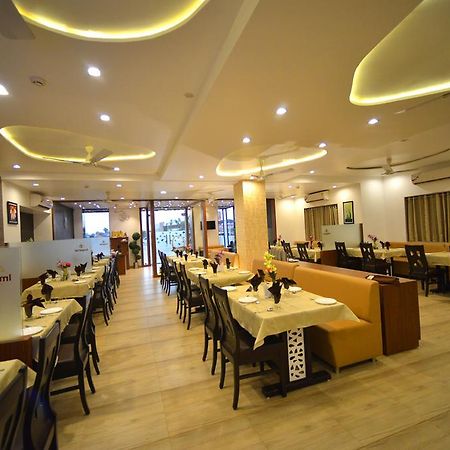 The Grand Imperial Hotel Morbi 外观 照片