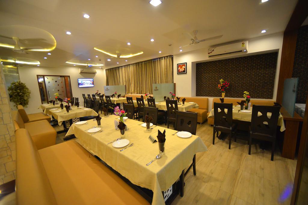The Grand Imperial Hotel Morbi 外观 照片
